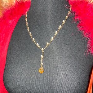 Elegant Gold and Diamond Necklace